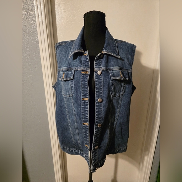 Old Navy Other - Old Navy Denim Button Up Vest Size M